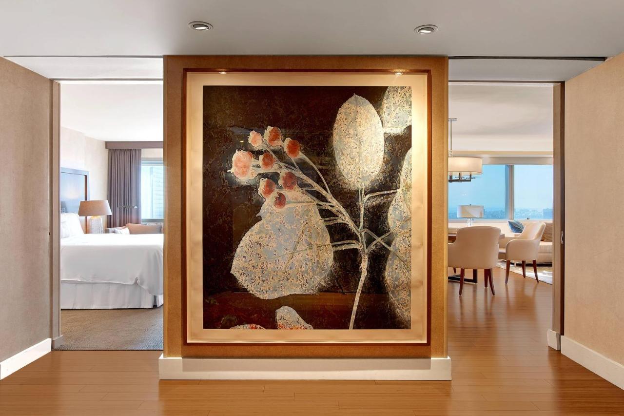 Hotel The Westin New York At Times Square Esterno foto A painting by the artist