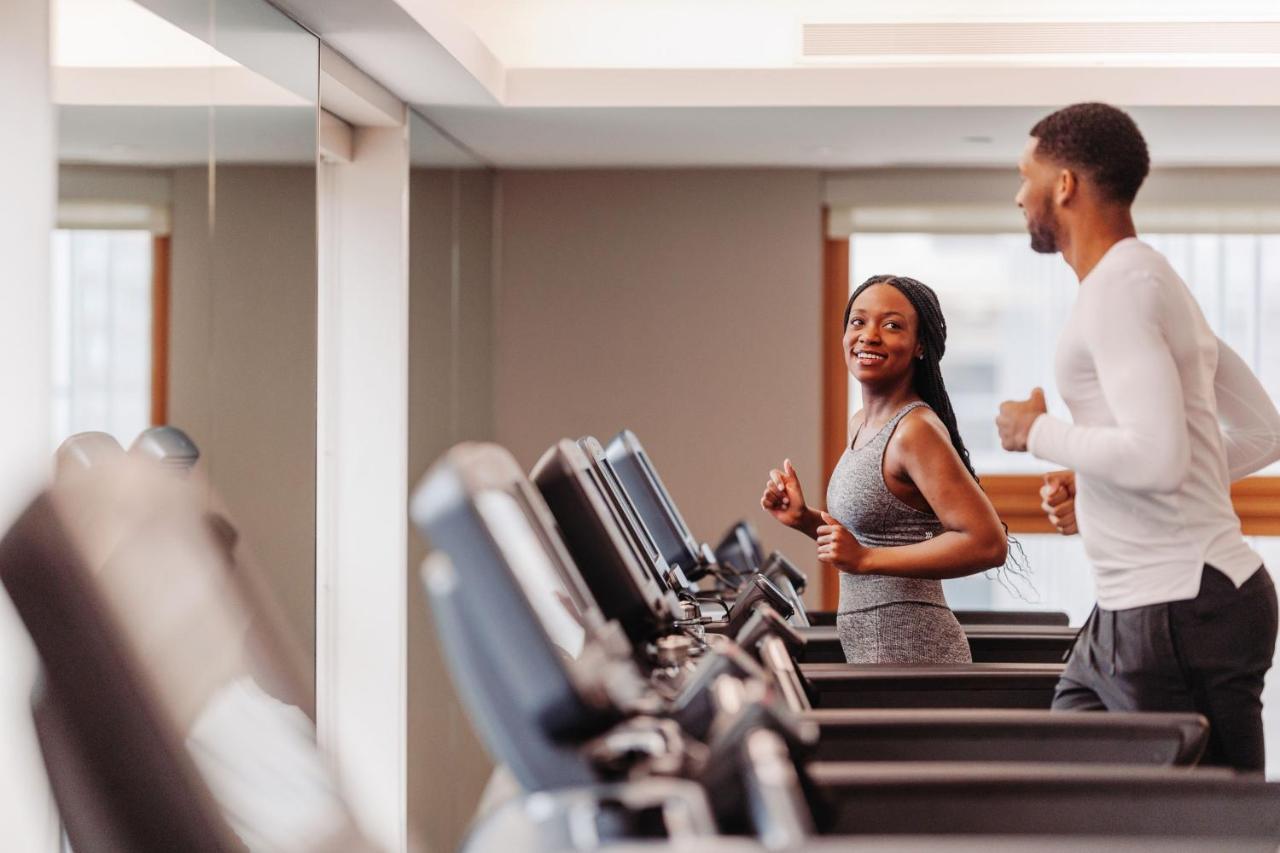 Hotel The Westin New York At Times Square Esterno foto The gym at the London Bridge Hotel