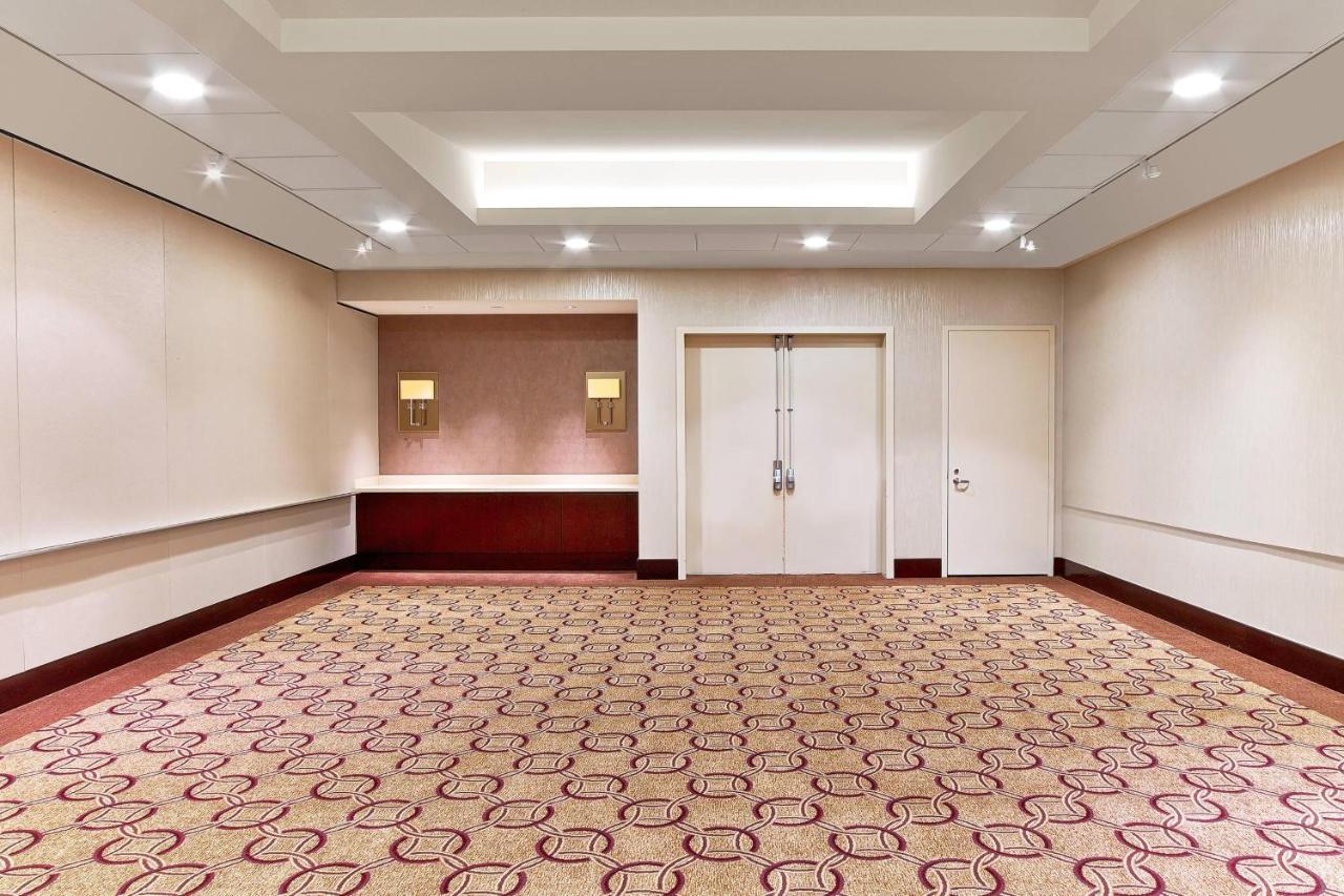 Hotel The Westin New York At Times Square Esterno foto A carpet in a hotel
