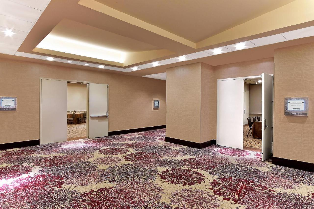Hotel The Westin New York At Times Square Esterno foto A carpet in a hotel