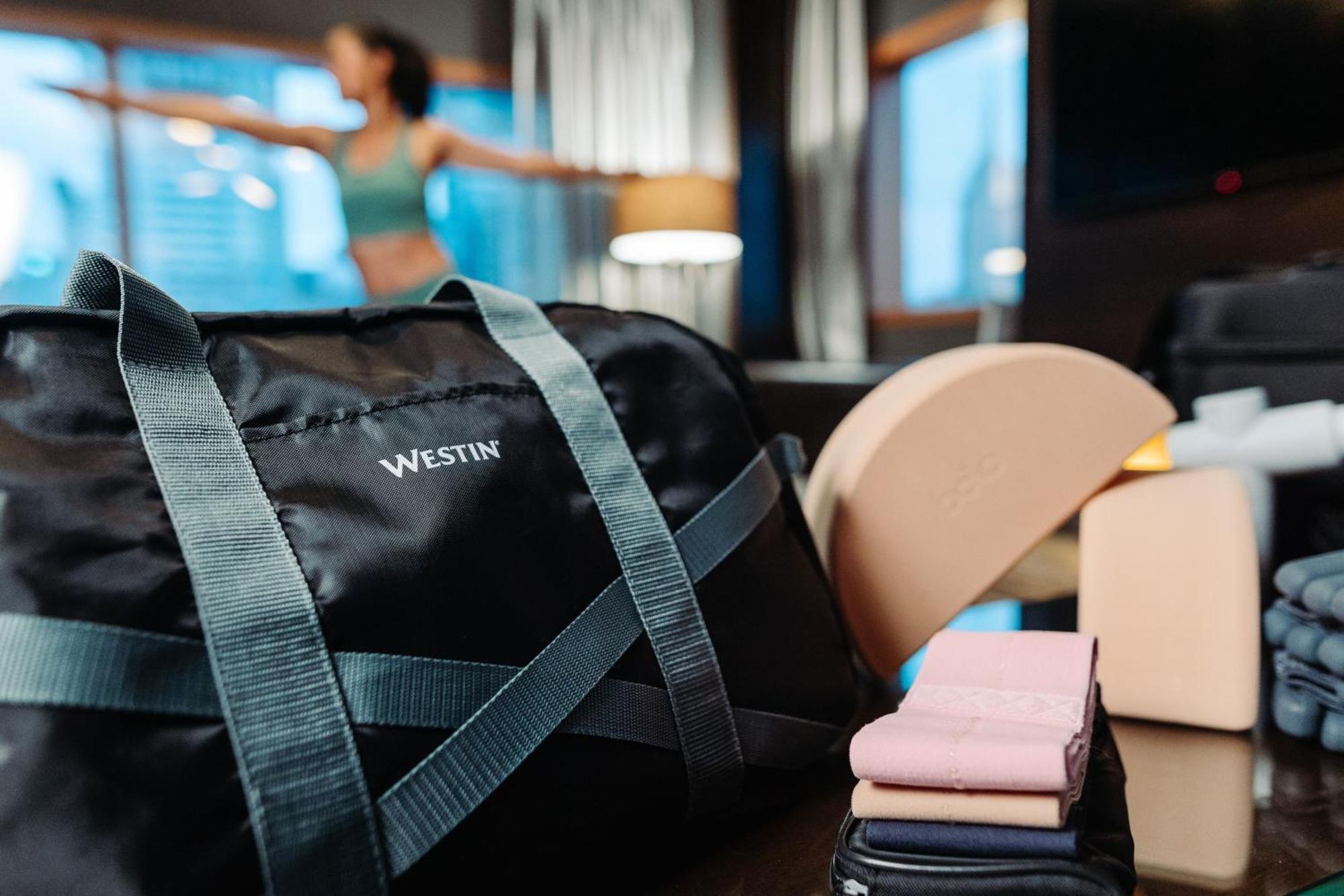 Hotel The Westin New York At Times Square Esterno foto A gym bag